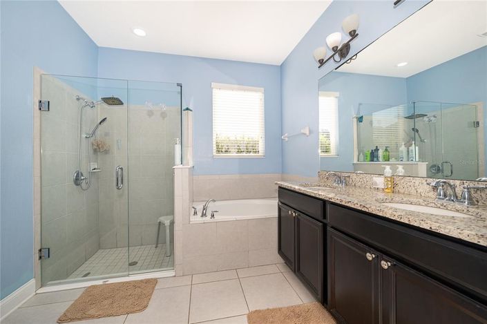 Image No.18-4 Bed House for sale