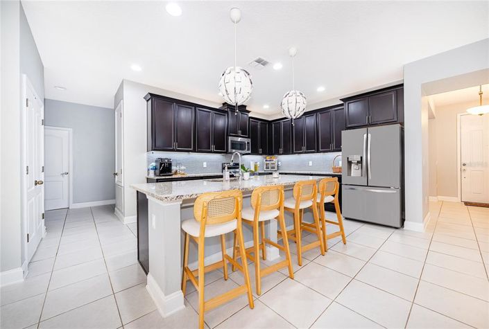 Image No.8-4 Bed House for sale