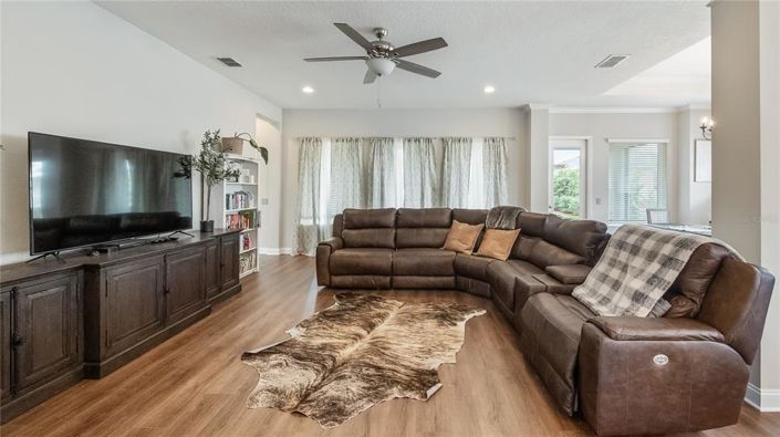 Image No.19-4 Bed House for sale