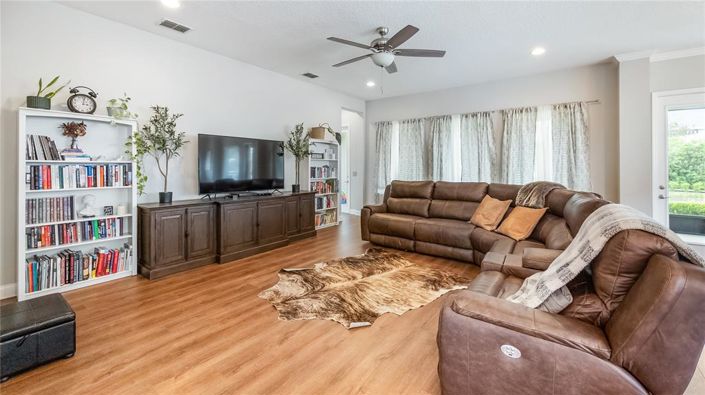 Image No.20-4 Bed House for sale