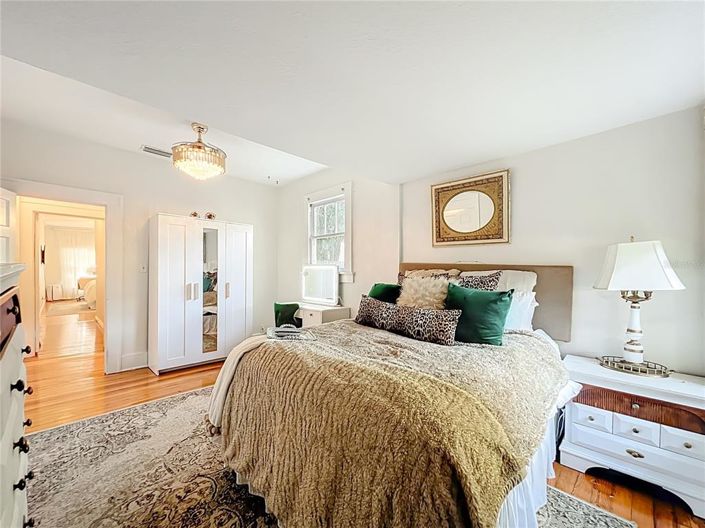 Image No.11-3 Bed House for sale