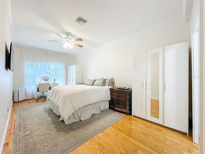 Image No.15-3 Bed House for sale