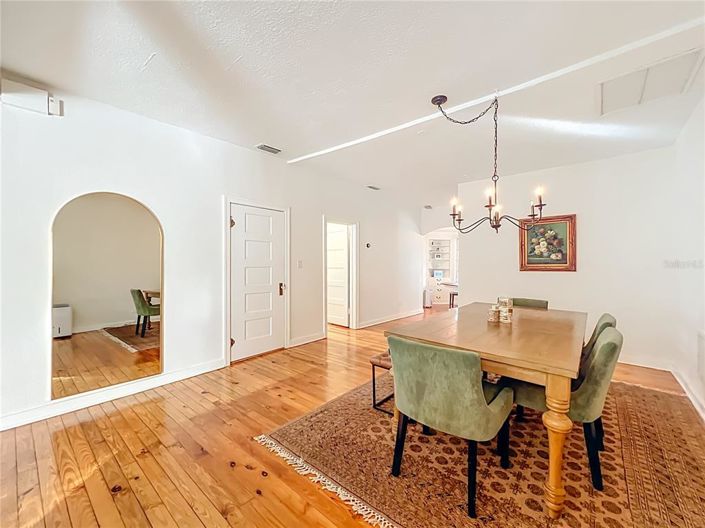 Image No.6-3 Bed House for sale