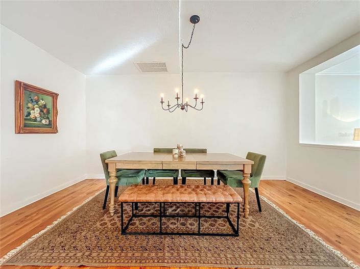 Image No.7-3 Bed House for sale