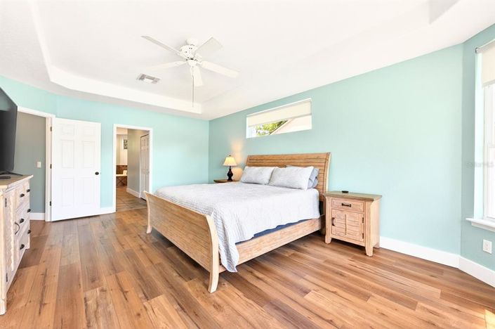 Image No.15-4 Bed House for sale