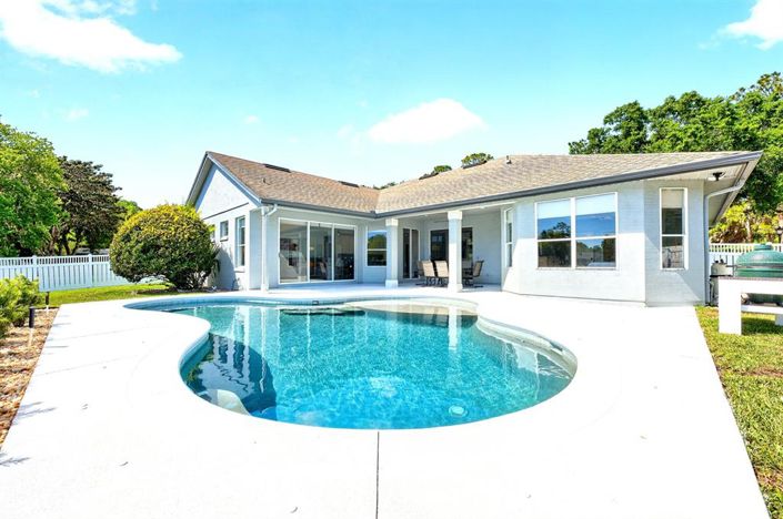 Image No.2-4 Bed House for sale