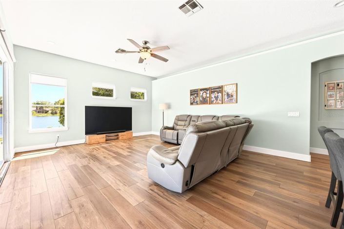 Image No.37-4 Bed House for sale