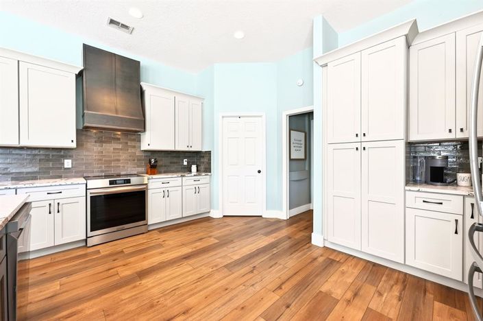 Image No.9-4 Bed House for sale