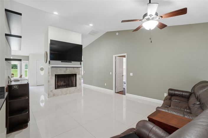 Image No.14-4 Bed House for sale