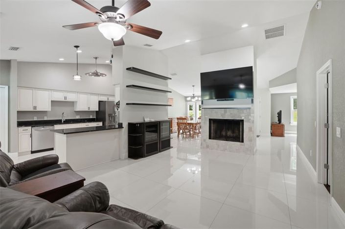 Image No.15-4 Bed House for sale