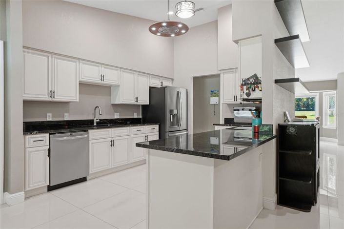 Image No.16-4 Bed House for sale