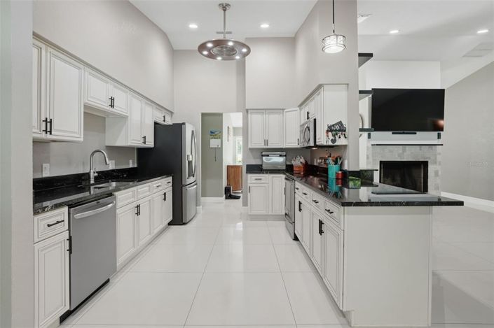 Image No.19-4 Bed House for sale