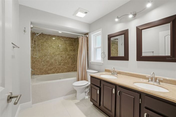 Image No.24-4 Bed House for sale