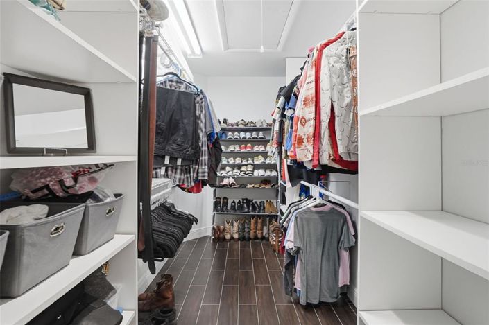 Image No.25-4 Bed House for sale