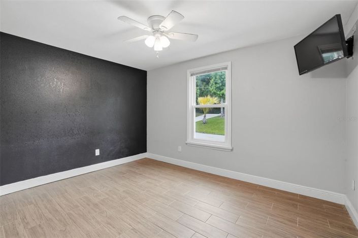 Image No.30-4 Bed House for sale