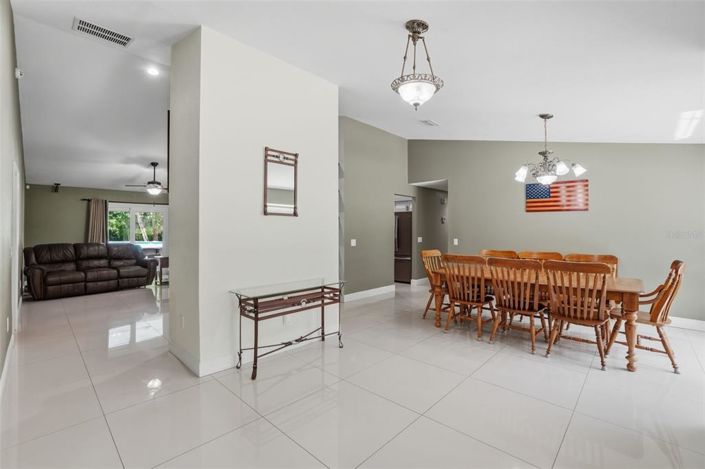 Image No.8-4 Bed House for sale