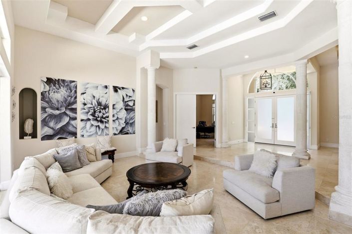 Image No.4-5 Bed House for sale