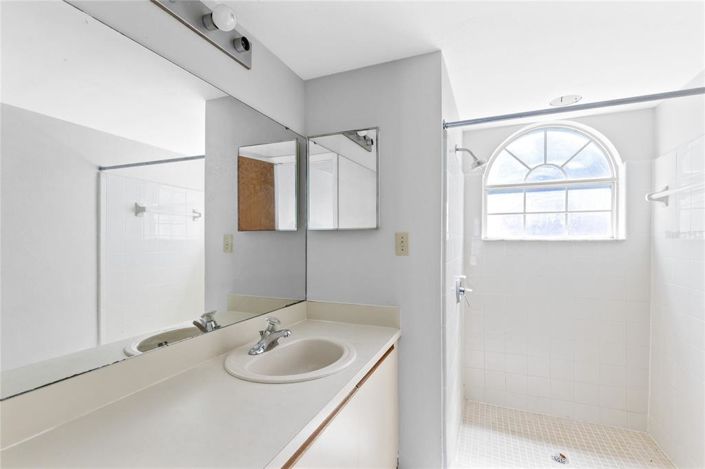 Image No.17-Appartement de 3 chambres à vendre à Saint John