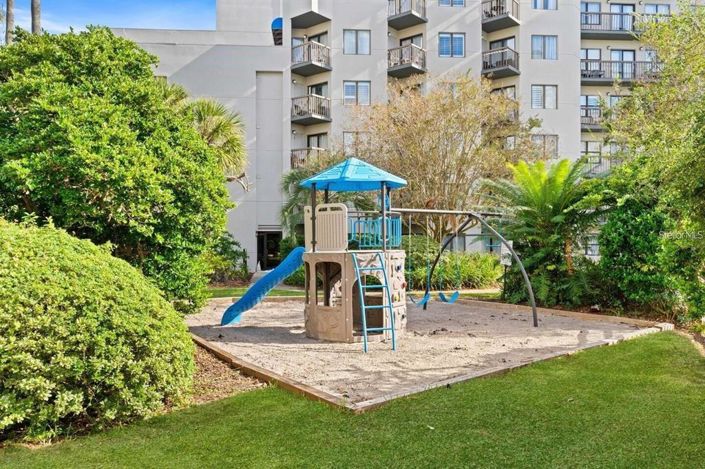 Image No.2-Appartement de 2 chambres à vendre à Saint John