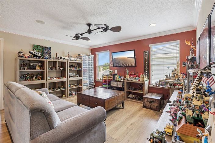 Image No.19-5 Bed House for sale