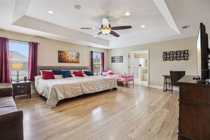 Image No.20-5 Bed House for sale