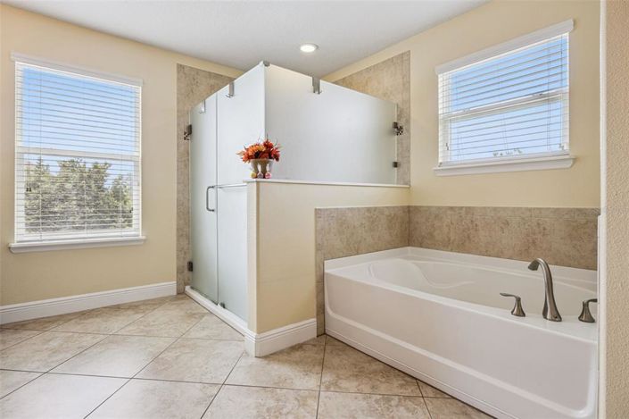 Image No.23-5 Bed House for sale