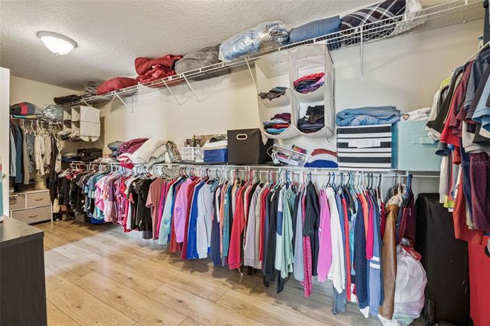 Image No.24-5 Bed House for sale