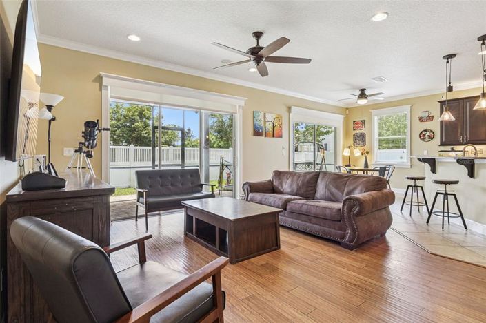 Image No.3-5 Bed House for sale