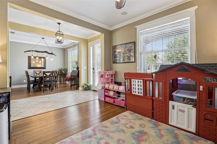 Image No.7-5 Bed House for sale