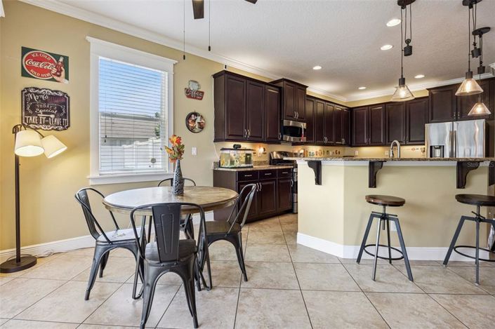 Image No.8-5 Bed House for sale