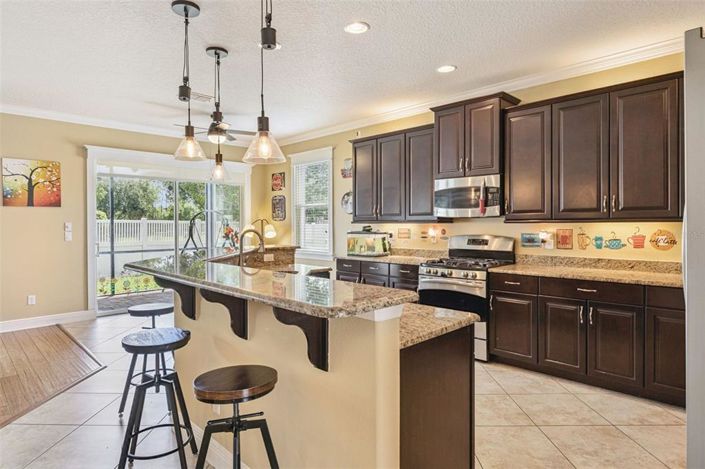 Image No.9-5 Bed House for sale