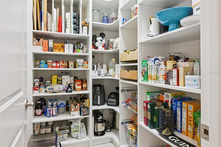 Image No.17-4 Bed House for sale