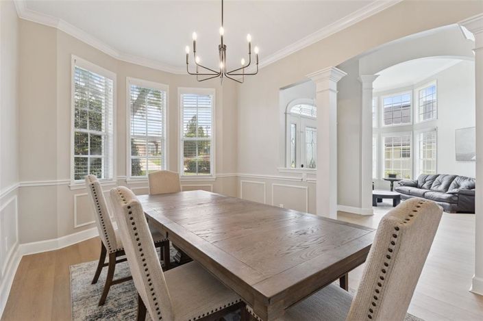 Image No.8-5 Bed House for sale