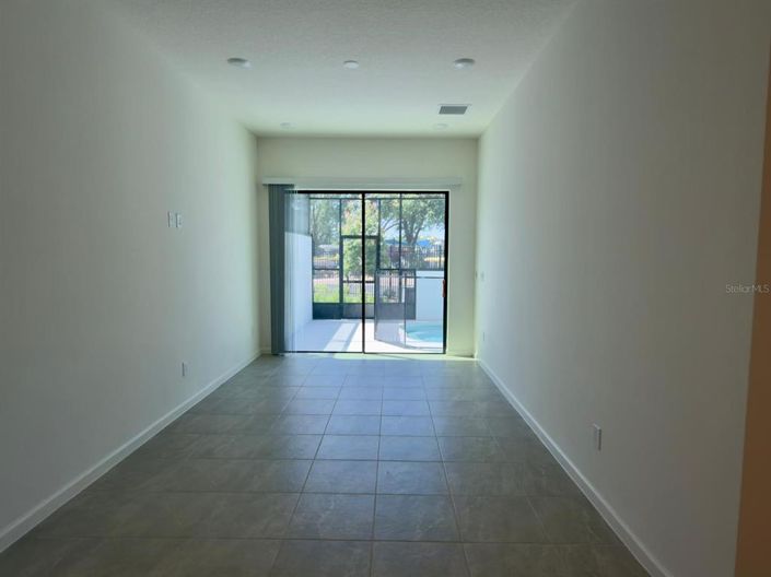 Image No.8-5 Bed Townhouse for sale