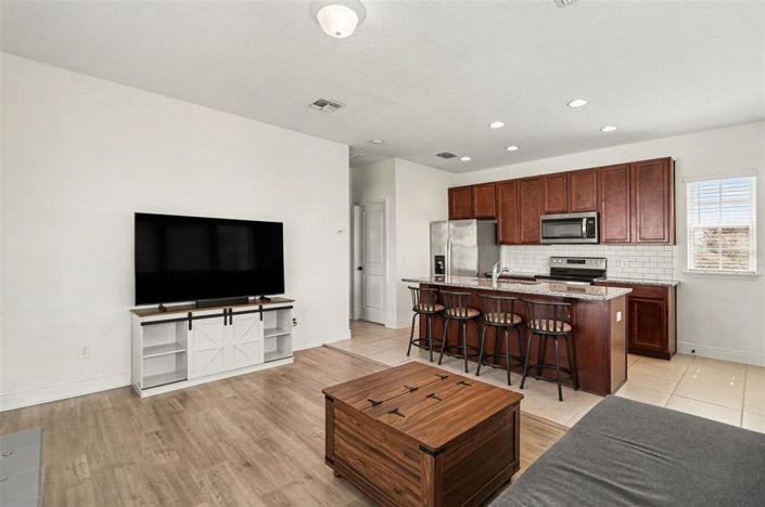 Image No.13-5 Bed House for sale