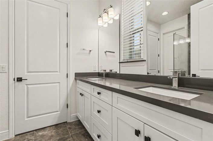 Image No.26-5 Bed House for sale