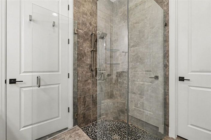 Image No.28-5 Bed House for sale