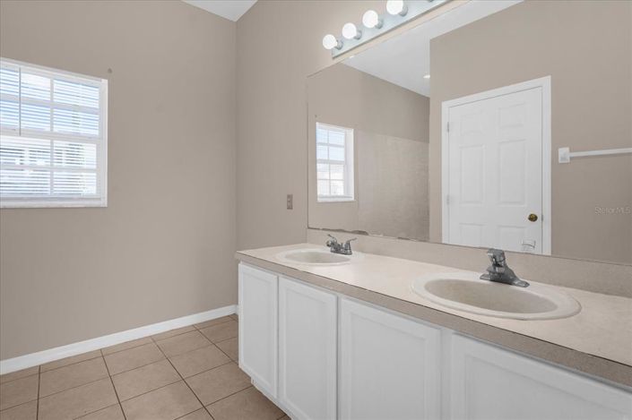 Image No.11-4 Bed House for sale