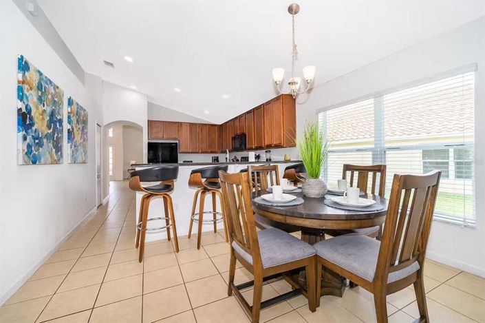 Image No.10-4 Bed House for sale