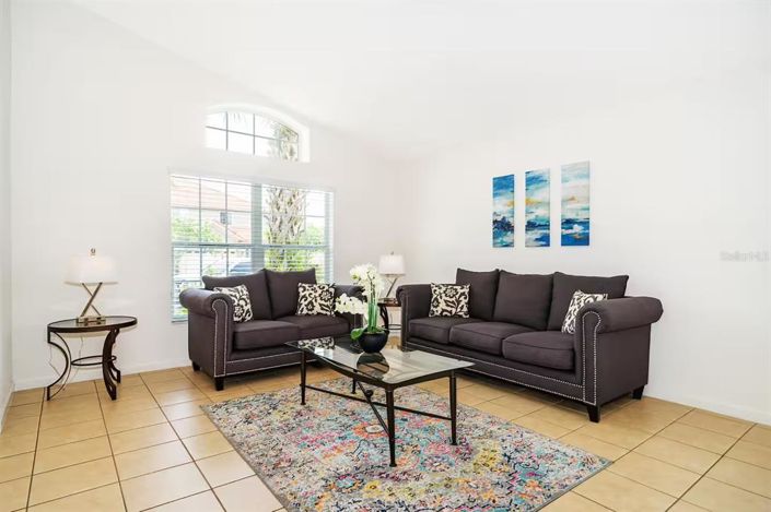 Image No.2-4 Bed House for sale