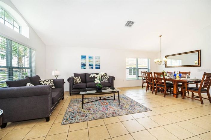 Image No.6-4 Bed House for sale