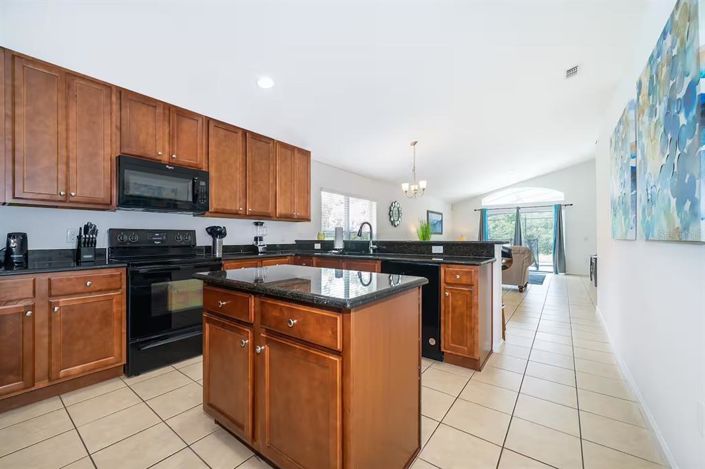 Image No.7-Maison de 4 chambres à vendre à Saint John