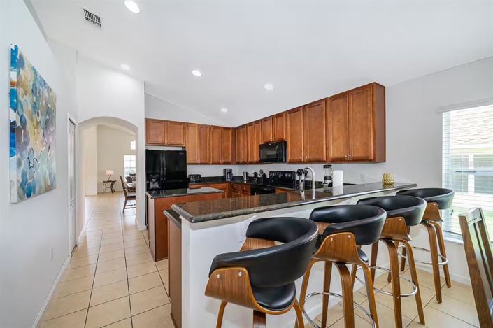 Image No.8-4 Bed House for sale