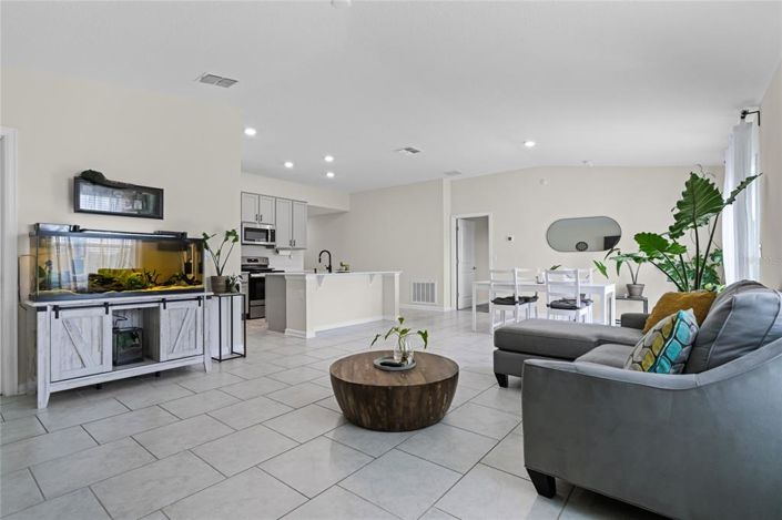 Image No.10-3 Bed House for sale