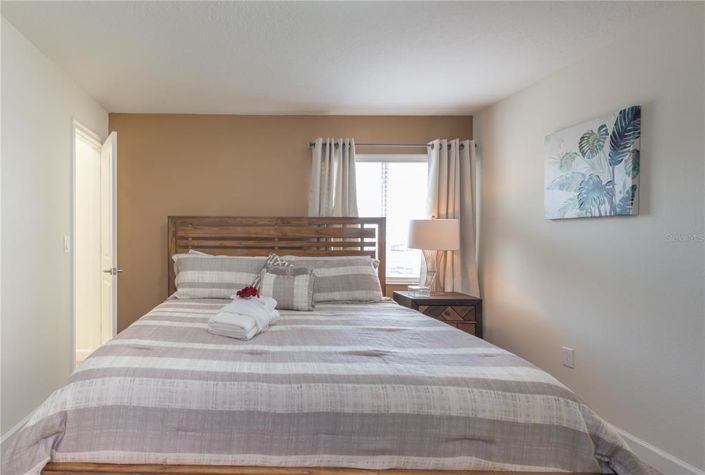 Image No.24-5 Bed Townhouse for sale