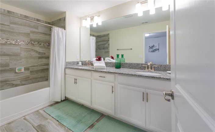 Image No.27-5 Bed Townhouse for sale