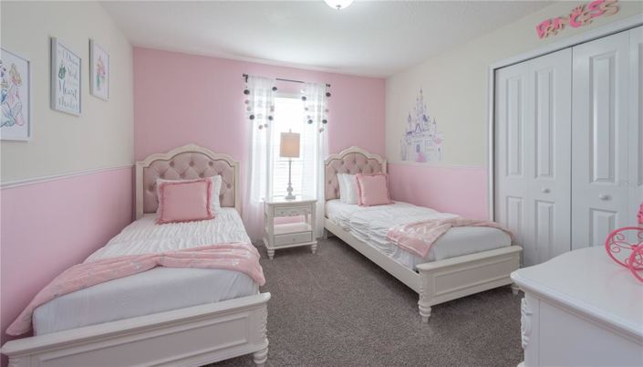 Image No.28-5 Bed Townhouse for sale