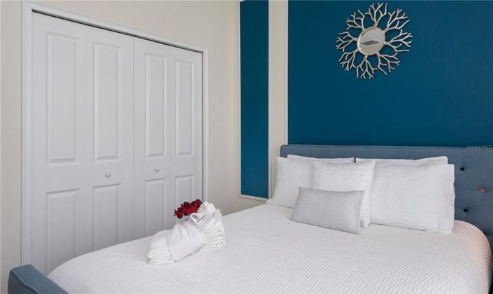 Image No.7-5 Bed Townhouse for sale