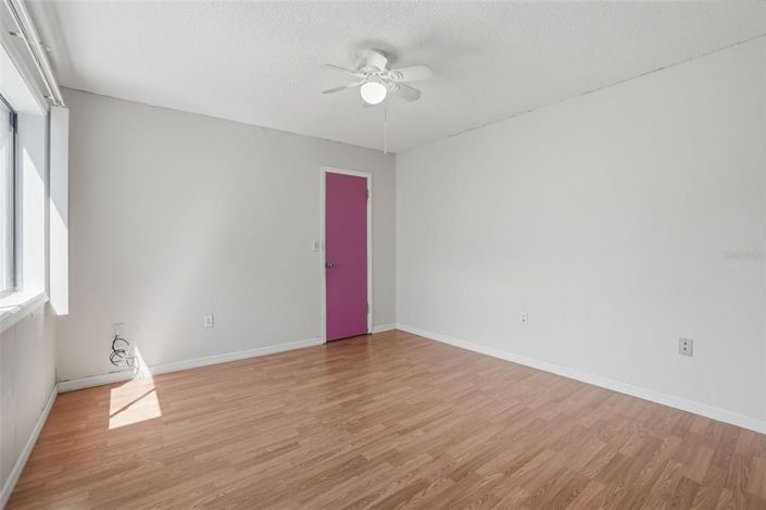 Image No.15-2 Bed Villa for sale