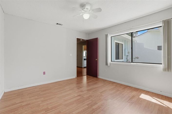 Image No.16-2 Bed Villa for sale